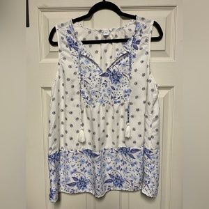Women’s Old Navy White and Blue Floral Sleeveless Tank